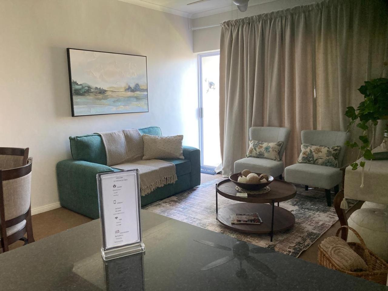Unwind At Coral * Bloubergstrand